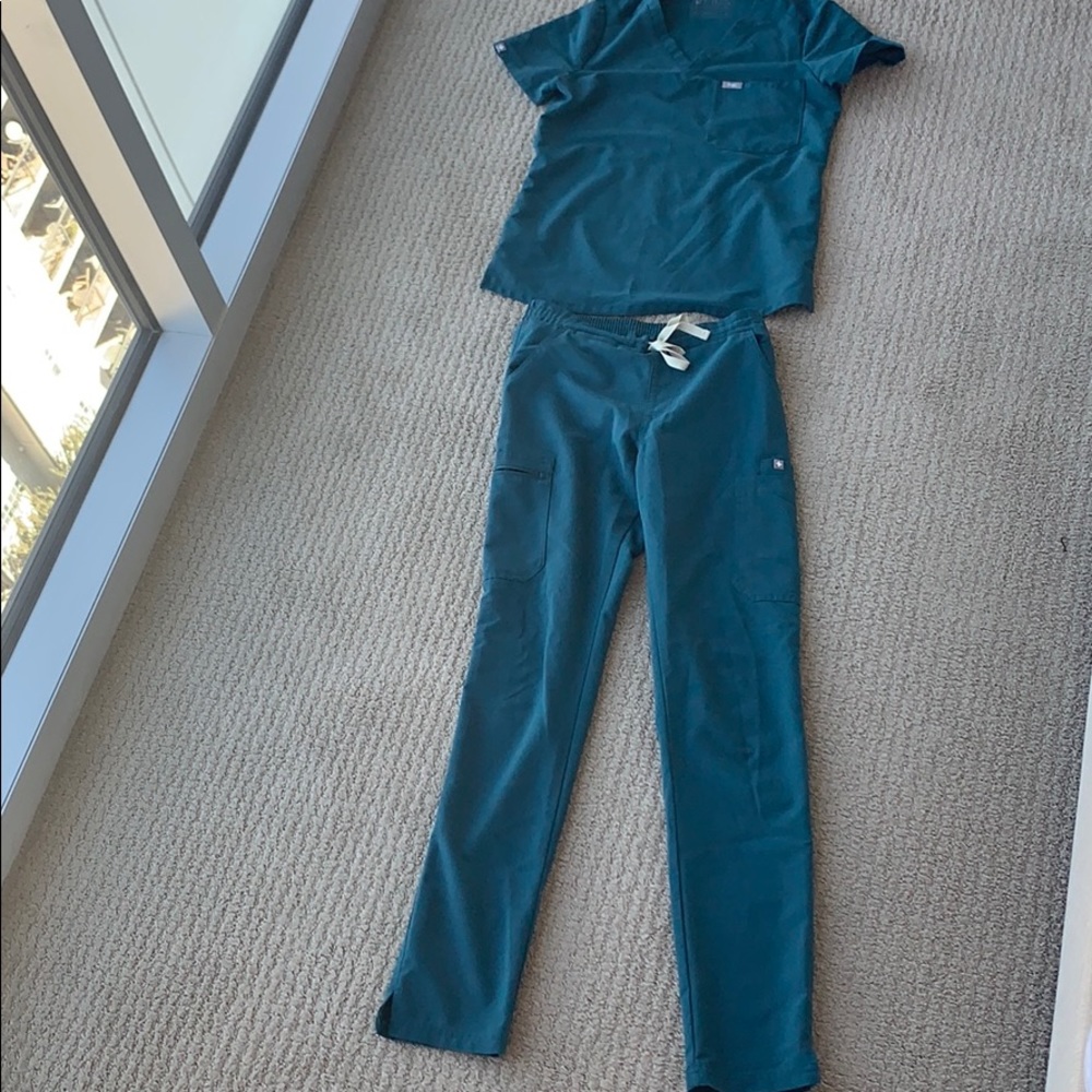Figs carribean blue scrub set